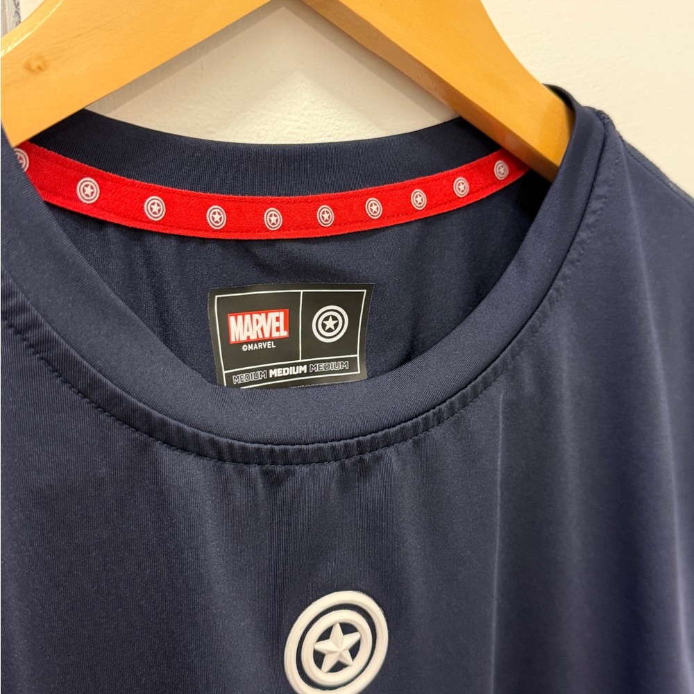SuperX - Captain America Performance Tank - M - Picture 5 of 5